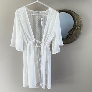 A&F • White Kimono Top